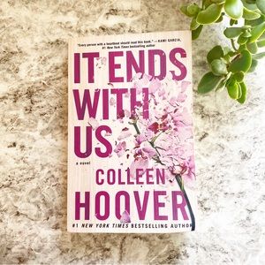 It Ends With Us Colleen Hoover Paperback